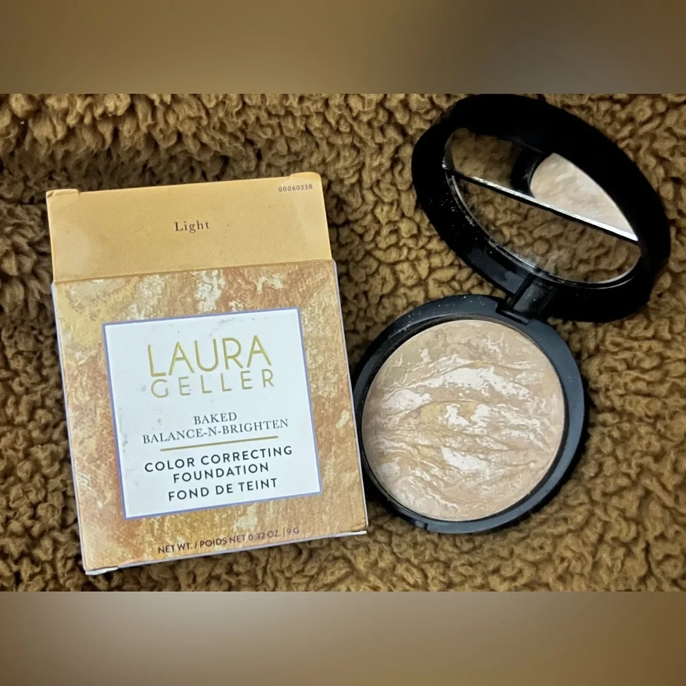 Laura Geller Baked Balance-N-Brighten Color Correcting Foundation ~Light